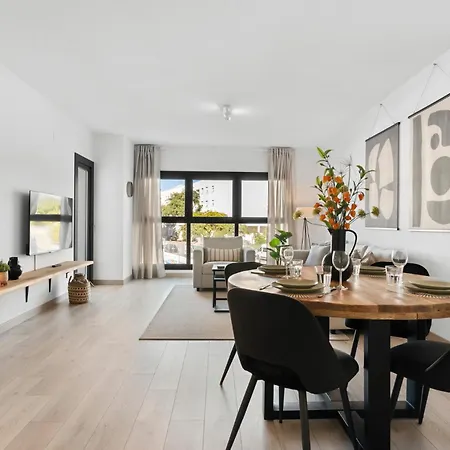 Apartament Beautiful 2-bedroom Near Center And *