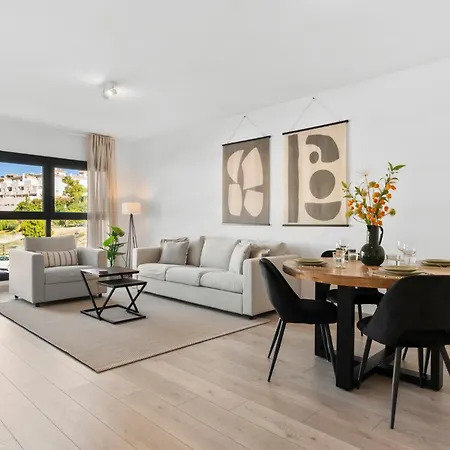 Beautiful 2-bedroom Near Center And דירה *