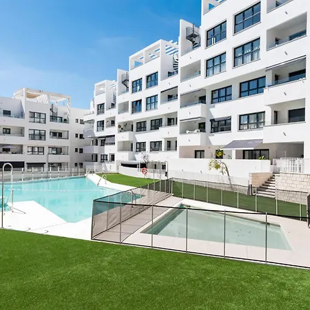 아파트 Beautiful 2-bedroom Near Center And *