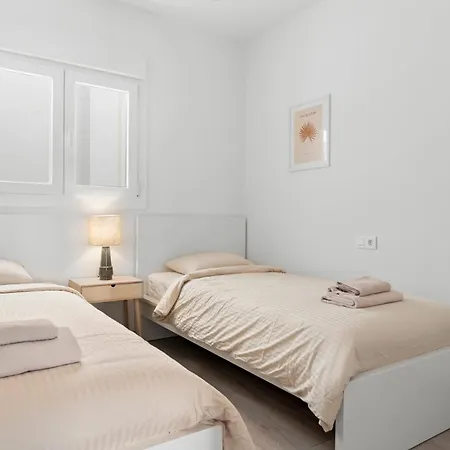 Apartment Beautiful 2-bedroom Near Center And Estepona