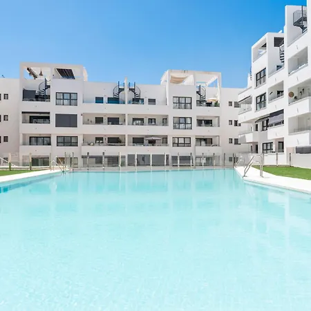 Beautiful 2-bedroom Near Center And Apartment